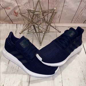 🍃 NWT men’s adidas swift run shoes in blue 🍃